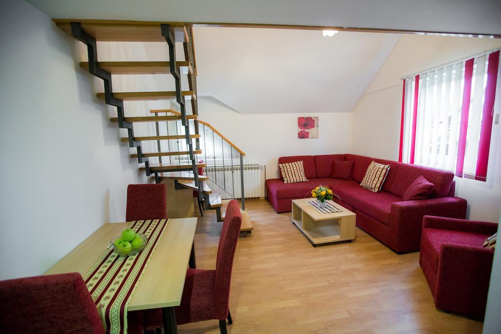 Apartments And Rooms Millennium Огулин Экстерьер фото